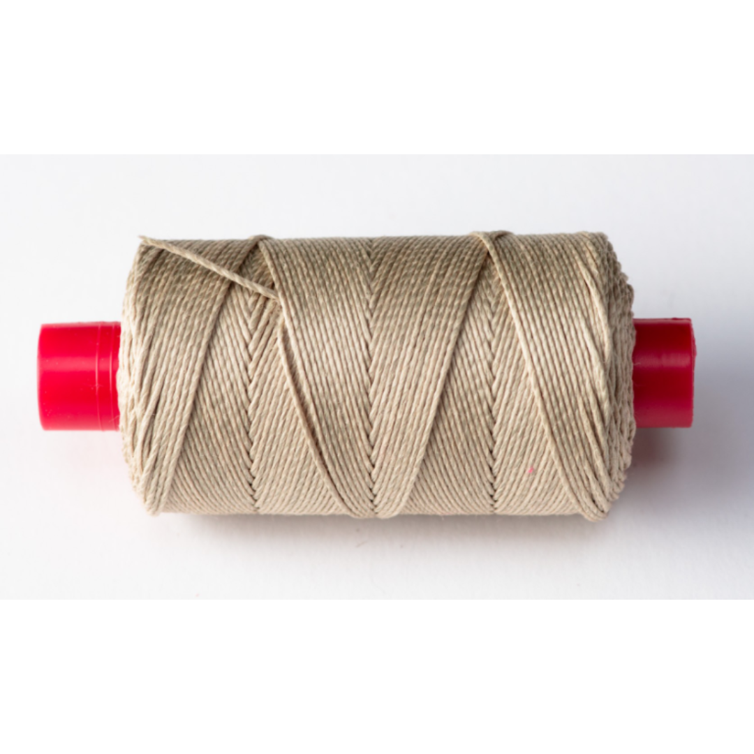 Photo of Amati B4124,63 model ship rope, 0.75mm x 100m, displaying texture and coil