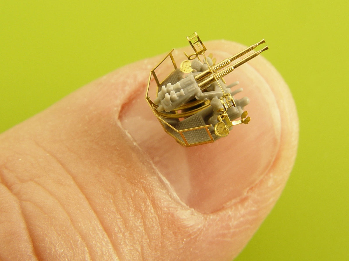 Photo of 1:350 scale US Navy 40mm/56 Bofors twin mount with Mk-51 director from Master