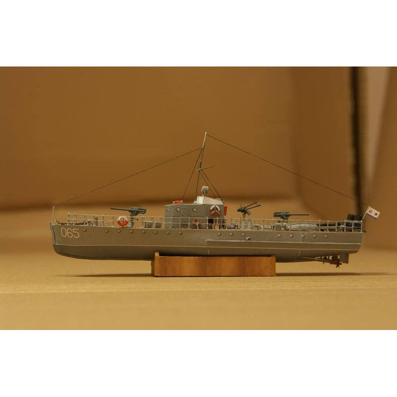 Photo of the Orel Publishing 099 Mina & MO-4 1:200 Soviet ship card model kit