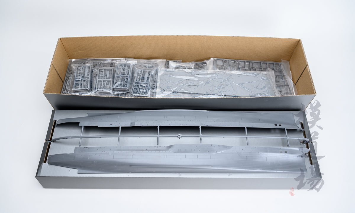 Photo of Very Fire IJN Taiho aircraft carrier 1:350 scale model kit BELBV350901 box and parts