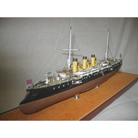 Photo of the Orel Publishing 1:200 scale card model kit of the Russian armored cruiser Svetlana