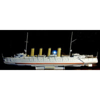 Photo of 1:200 scale card model kit of the Russian high-speed cruiser project by I. A. Gavrilov, Orel Publishing