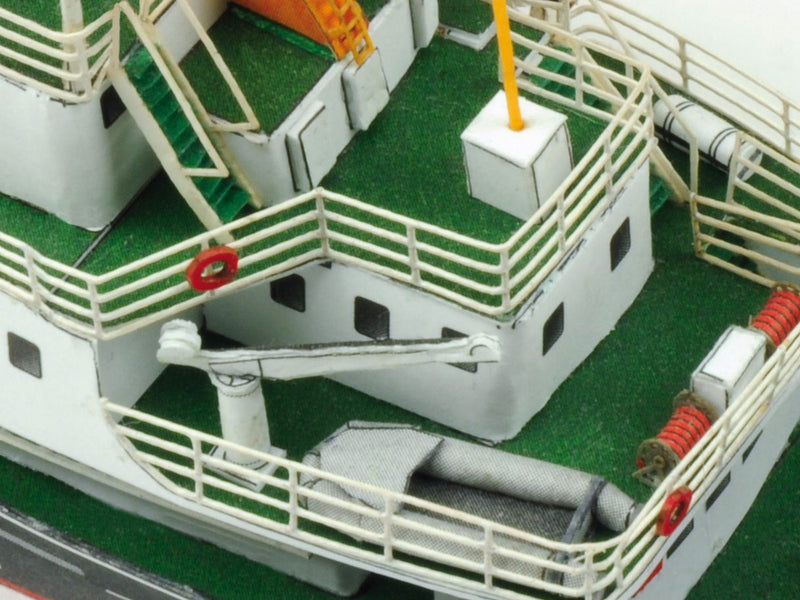 Photo of HMV Buoy Tender Bruno Illing 1/250 scale paper model kit with detailed crane, buoys, and lifeboat by Dr. Henning Budelmann.