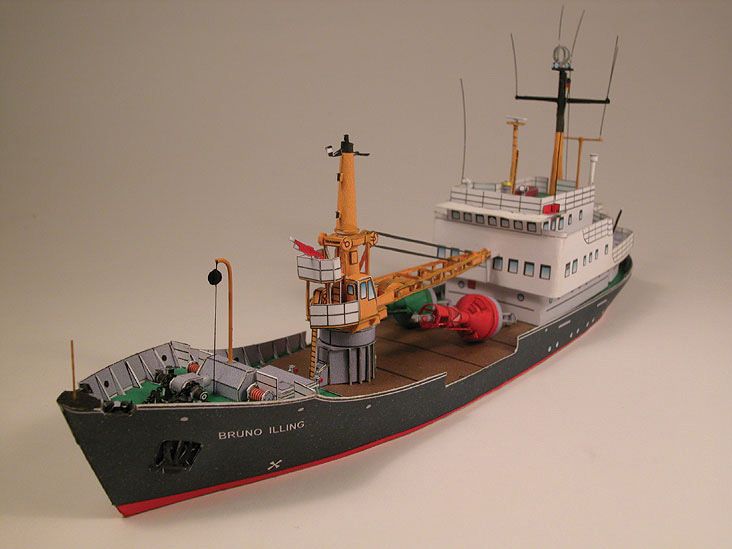 Photo of HMV Buoy Tender Bruno Illing 1/250 scale paper model kit with detailed crane, buoys, and lifeboat by Dr. Henning Budelmann.