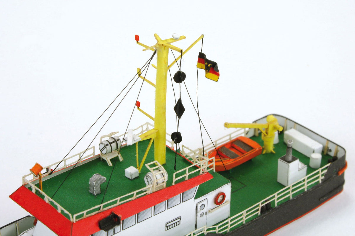 Photo of HMV Survey Vessel Zenit 1/250 paper model kit showing detailed bridge, mast, and deck equipment