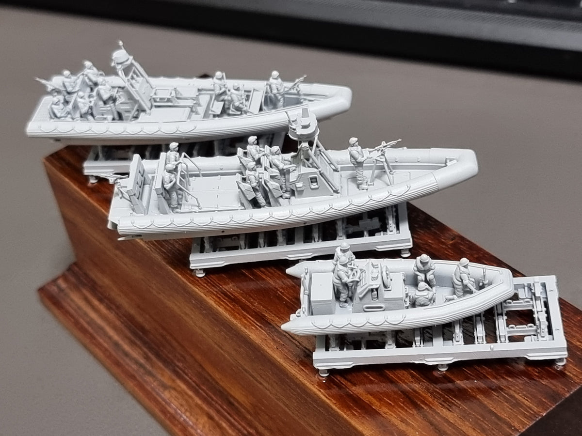Photo of 7m Rigid Inflatable Boat with 5 crew figures 1:144 scale 3D printed resin model by HS Model HSM-U144001S