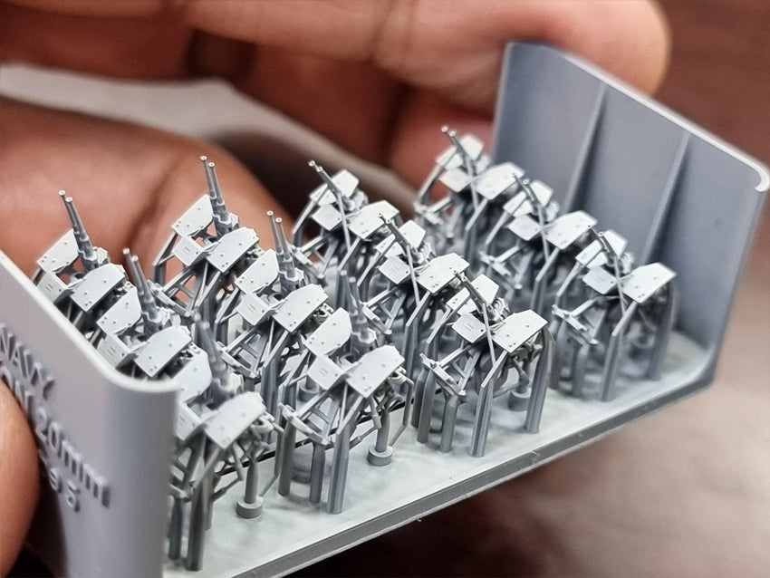 Photo of USN Oerlikon 20mm Cannon Type E resin set 1:200 by HS Model with 12 cannons and 20 ammo lockers