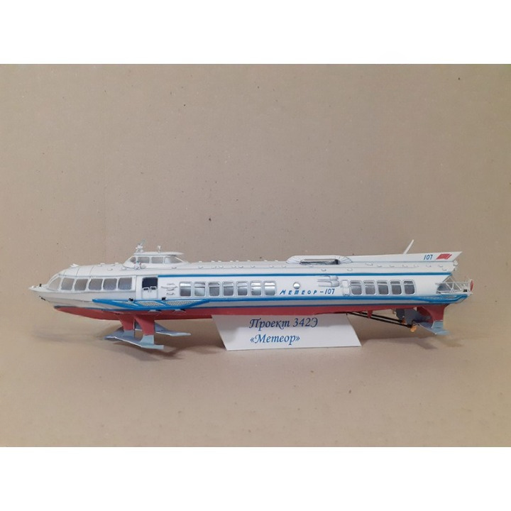 Photo of Orel Meteor-107 1:100 scale Soviet hydrofoil river passenger ship card model kit No. 338