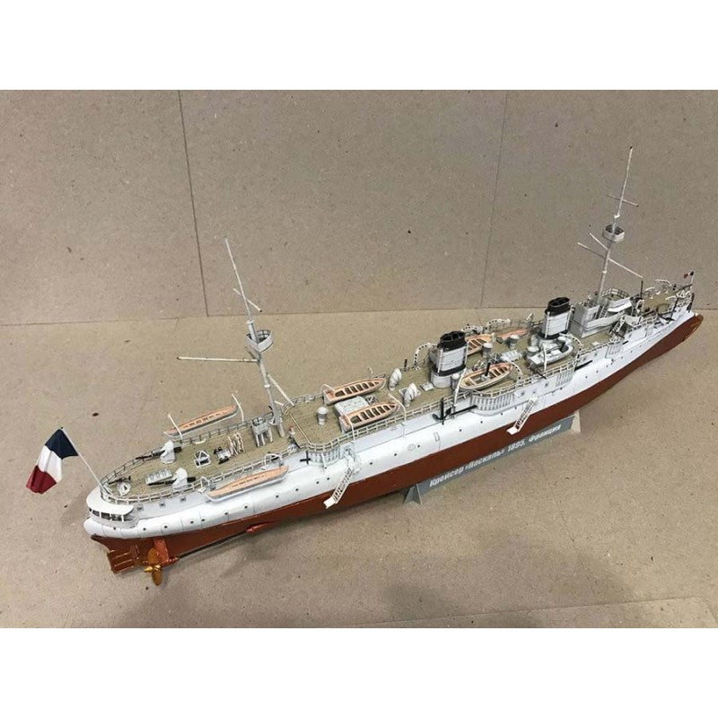 Photo of Pascal protected cruiser 1:200 scale card model kit by Orel Publishing
