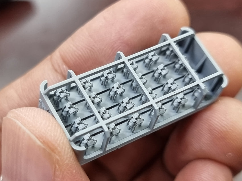 Photo of HS Model USN Oerlikon 20mm Cannon Type C 1:700 resin set with 24 cannons and ammo lockers