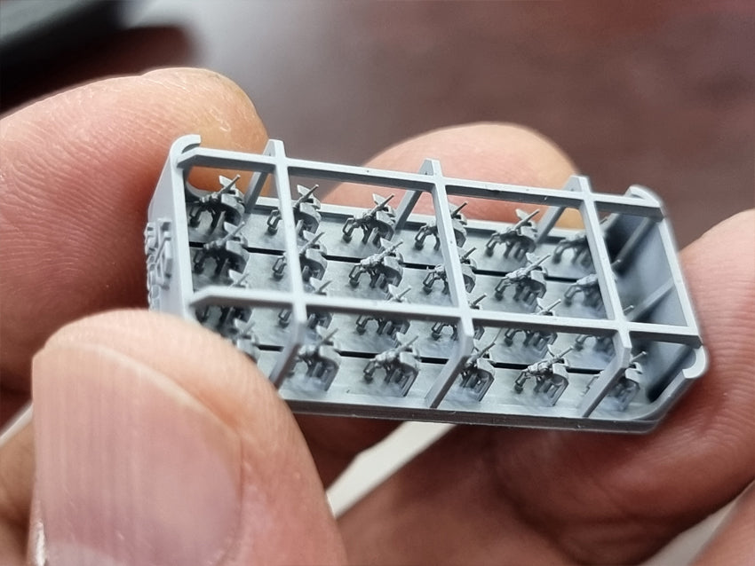 Photo of HS Model USN Oerlikon 20mm Cannon Type C 1:700 resin set with 24 cannons and ammo lockers