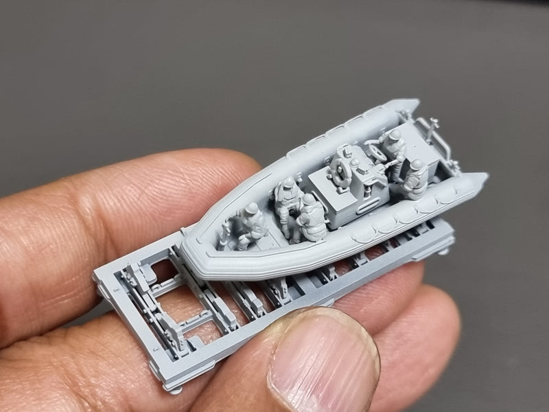 Photo of 7m Rigid Inflatable Boat with 5 crew figures 1:144 scale 3D printed resin model by HS Model HSM-U144001S