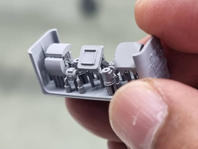 Photo of AN/SMQ-11 Receiving Terminal 1/350 scale resin set by HS Model HSM-U350075S showing six detailed parts in three types