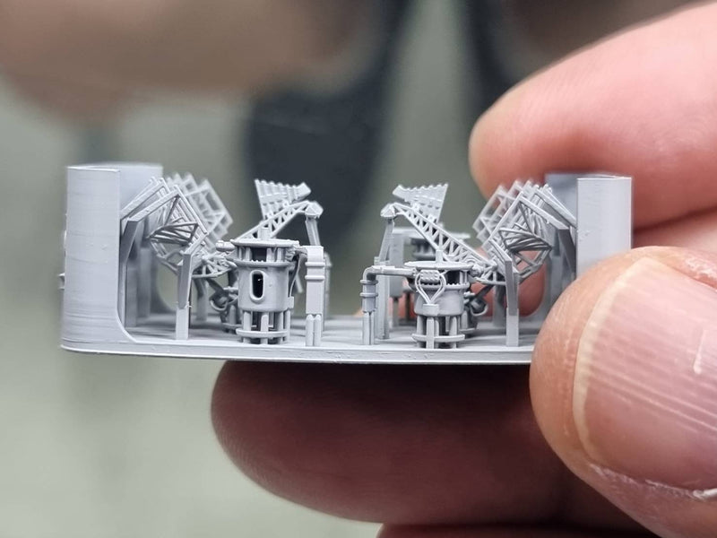 Photo of AN/SPS-49 Air Search Radar 1/350 scale 3D printed resin model set by HS Model HSM-U350069S showing detailed parts and four base types