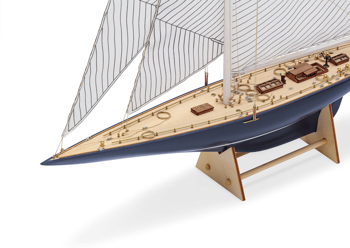 Photo of Amati Endeavour 1934 America’s Cup wooden model ship kit 1:80 scale with polystyrene hull