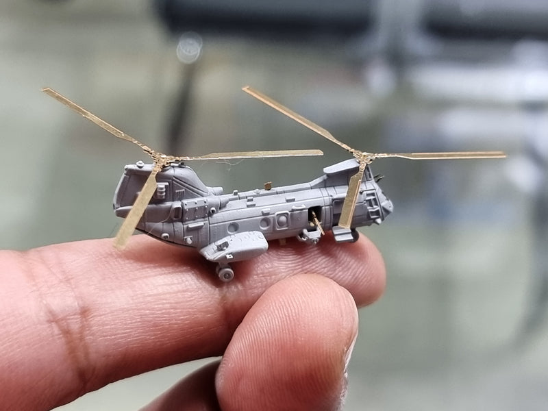 Photo of CH-46E Sea Knight 1/350 scale resin model helicopter set by HS Model HSM-U350040S