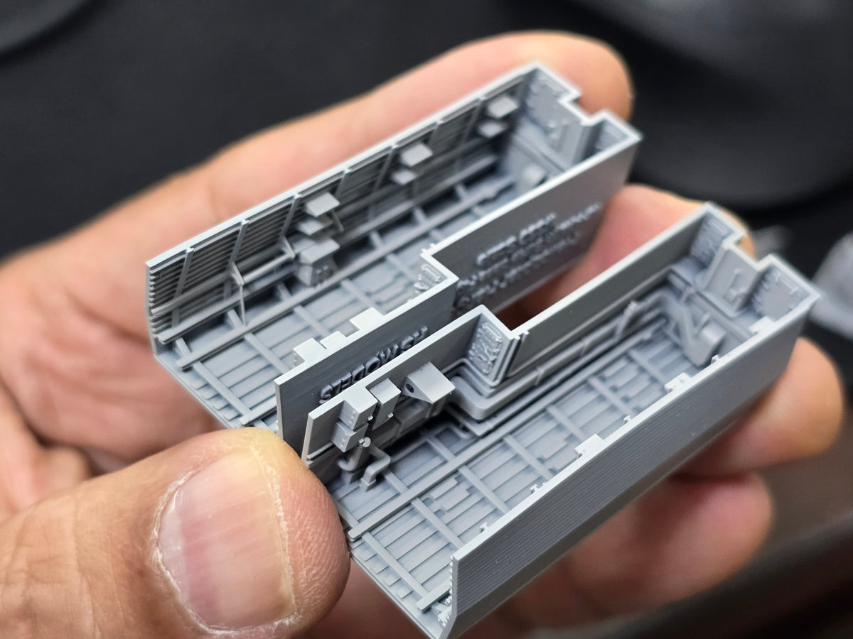 Photo of 1:350 helicopter hangar set for Arleigh Burke class destroyer HS Model HSM-U350100S