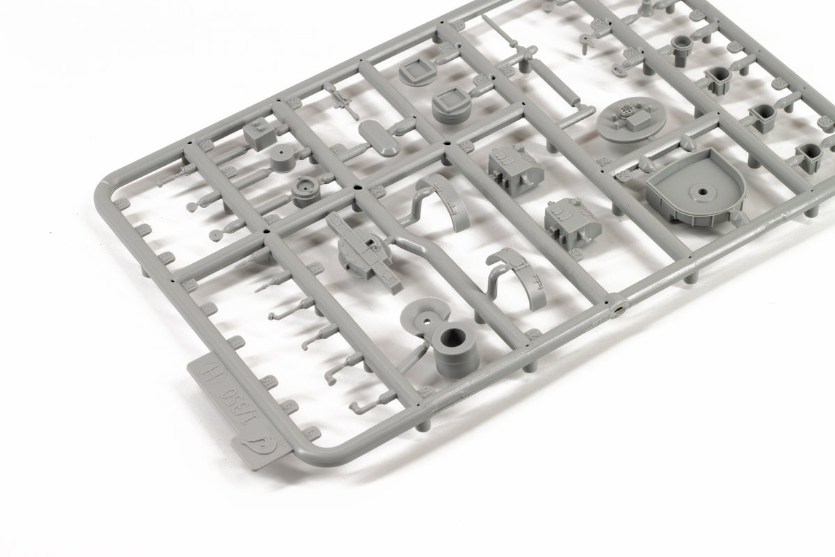 Photo of USS Salem CA-139 1:700 scale model kit Very Fire VF700908 heavy cruiser plastic model