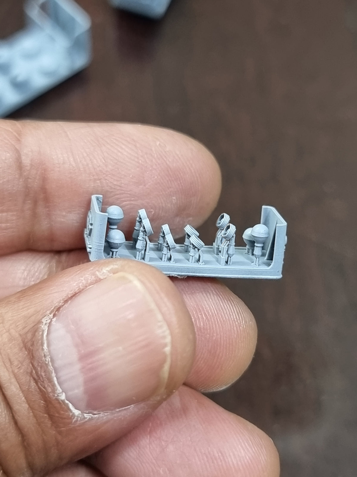 Photo of OE-82C / OE-570 SATCOM Antenna 1:700 scale resin model set by HS Model, showing 12 detailed 3D printed parts in two types