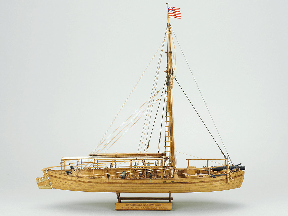 Photo of the Philadelphia American Gunboat 1776 wooden model kit in 1:72 scale by Shipyard WM:008