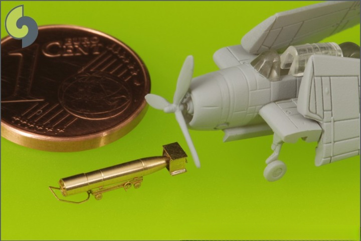 Photo of 1:350 US Navy Mark 13 Airborne Torpedoes with trolleys, turned brass construction, wooden breakaway nose and tail protection, and photo-etched parts.