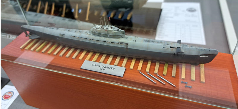 Photo of U-boot U-2540 resin model submarine kit in 1/700, 1/400, 1/350, and 1/200 scale with detailed hull and conning tower